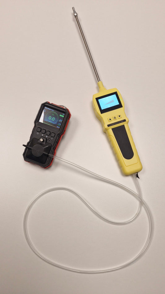 Gassmåler sett med pumpe kalibrert for hydrogenmåling av galvaniserte rør