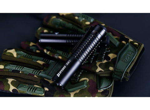 Speras E21 lommelykt i titanium legering