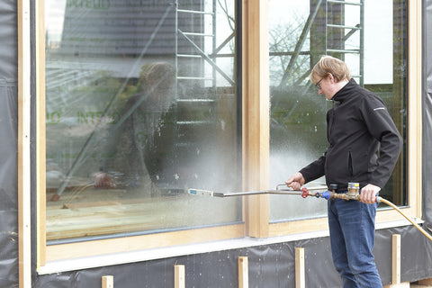 SPRAYBAR